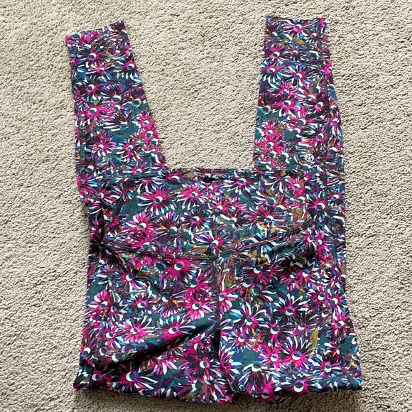 Lululemon Base Pace HR Tight 28” - Picture 2 of 5